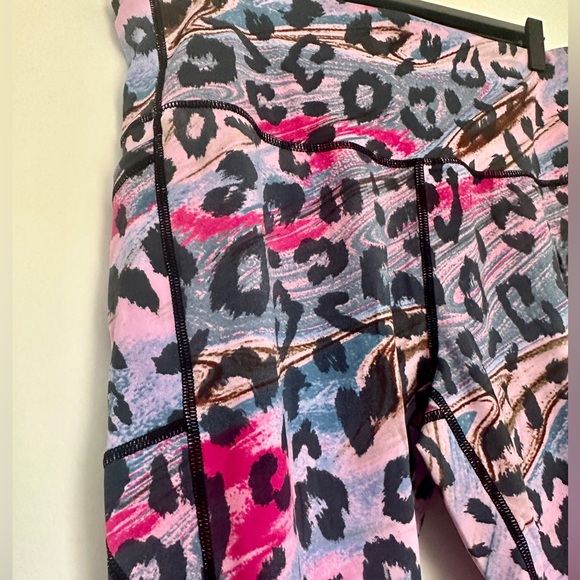 NWT BSP Better Sports Performance Leggings leopard 2x - Picture 2 of 3